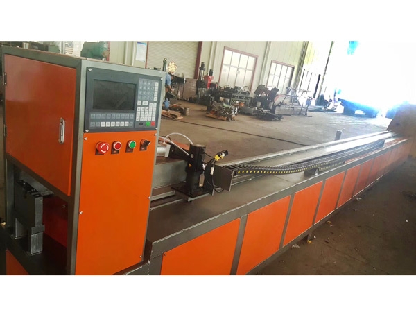 數(shù)控小導(dǎo)管沖孔機